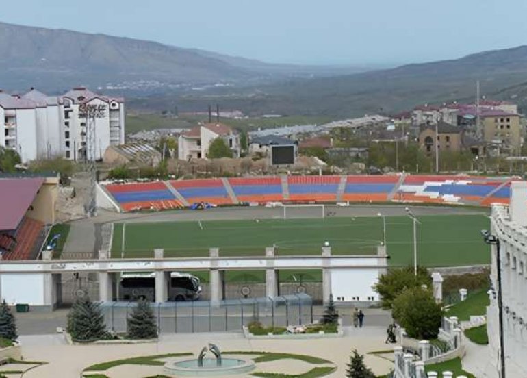 Xankəndi stadionundakı oturacaqlar söküldü