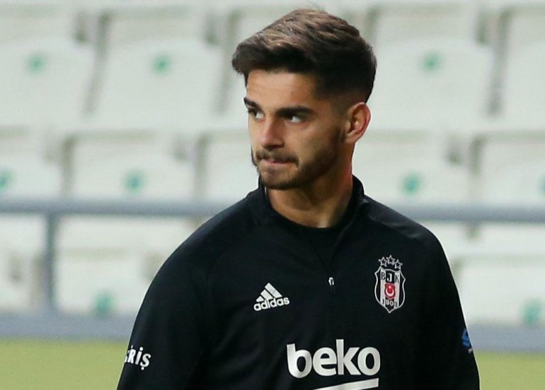 “Beşiktaş”ın futbolçusu “Neftçi” yolunda