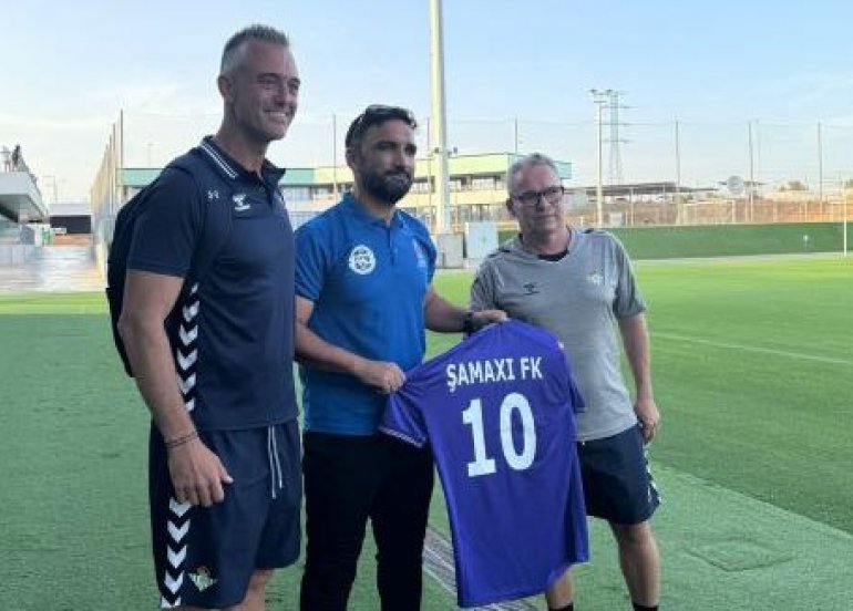 Ayxan Abbasovun köməkçisi “Betis”in düşərgəsində