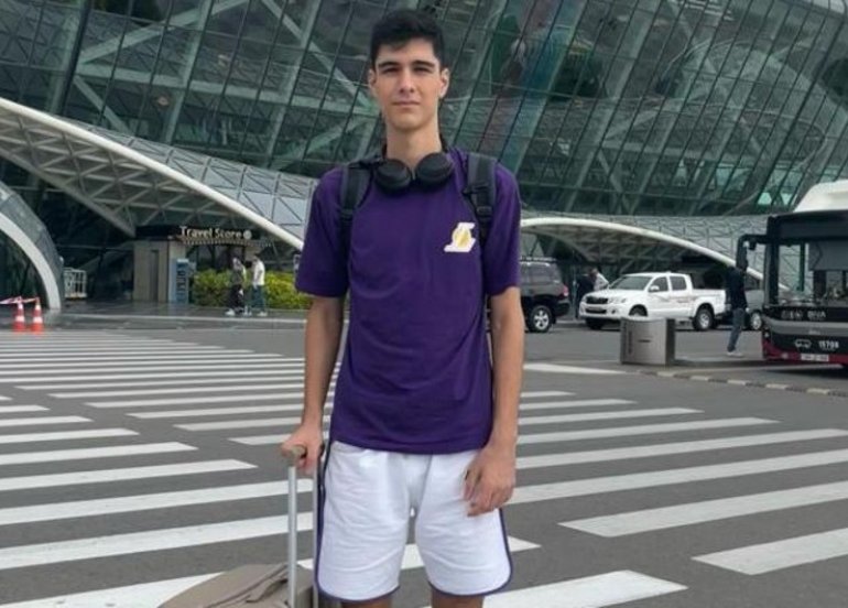 Azərbaycanlı basketbolçu Kaliforniyaya yollandı