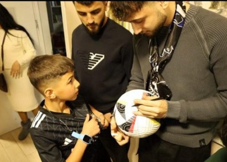 Nəriman Axundzadə azarkeşlərlə uşaq sığınacağını ziyarət etdi