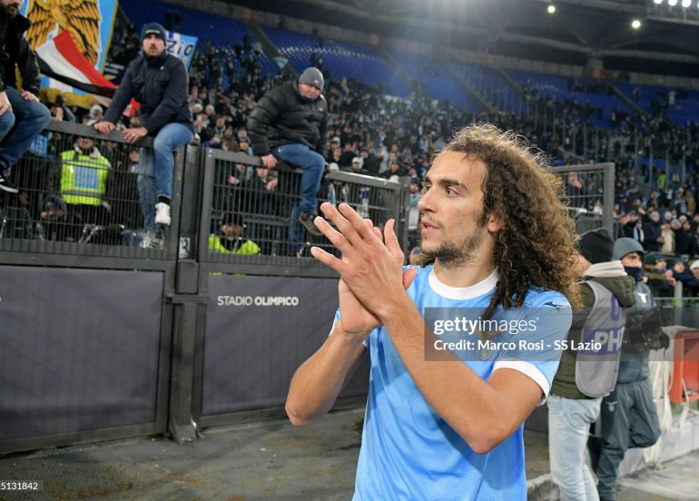 Azarkeşlərlə vidalaşdı, İstanbula gedir