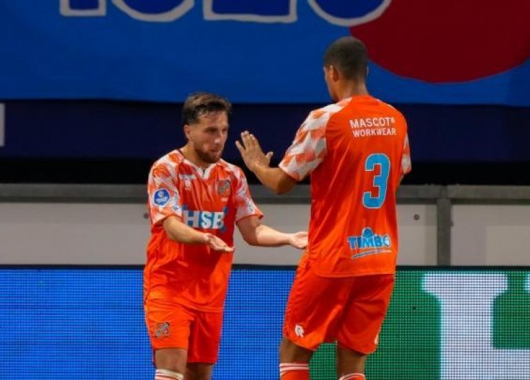 Azərbaycan millisinin üzvü Erediviziyada növbəti oyuna çıxıb