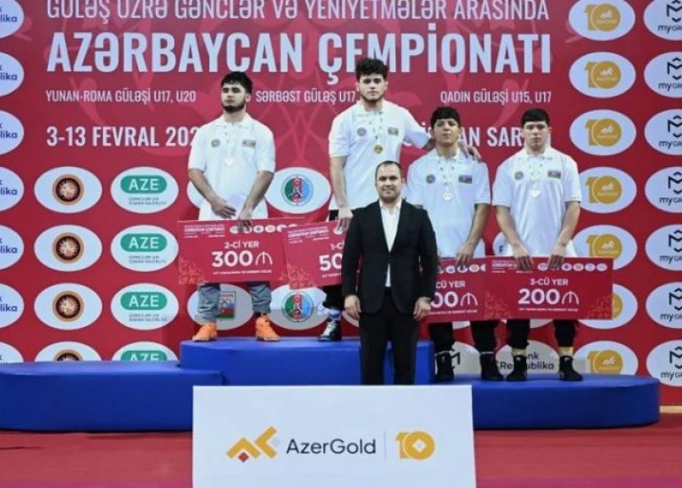 Sərbəst güləşçilərin mübarizəsində ilk qaliblər müəyyənləşib