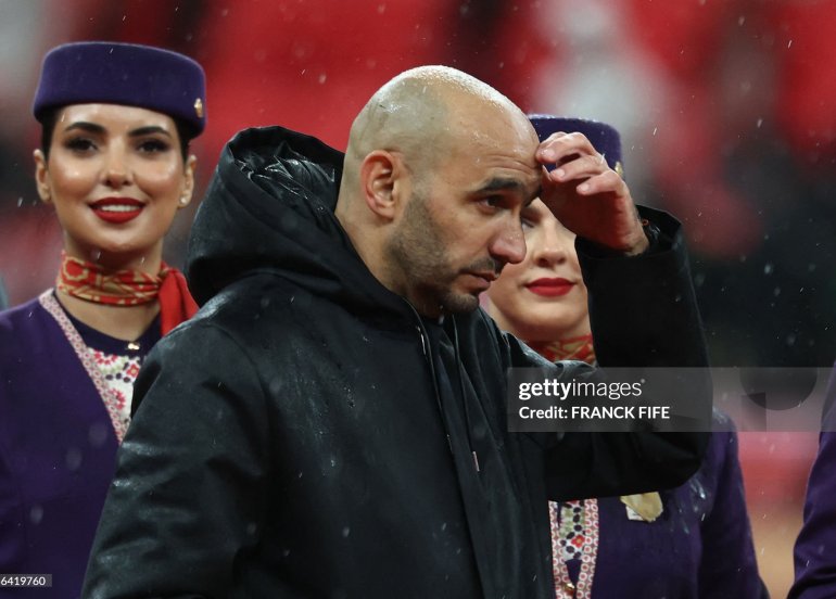 Baş məşqçi dünya çempionatı ərəfəsində istefa verdi