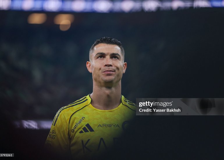 Ronaldo zədələndi