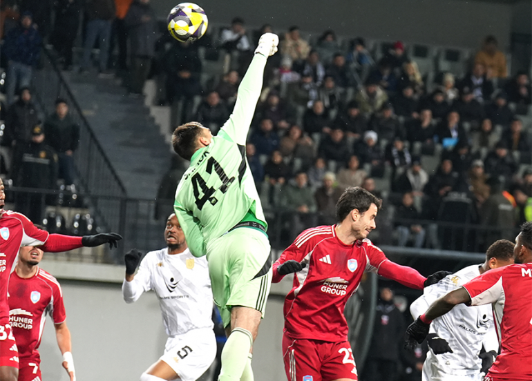 Ardıcıl 8-ci quru oyun: Samok 778-ə çatdı