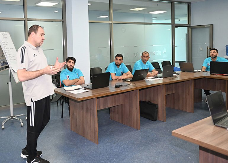 Bakıda UEFA B kursu keçirildi