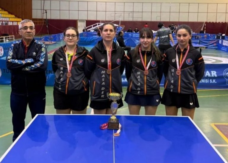 Stolüstü tennisçilərimiz Türkiyə Super Liqasının mükafatçısı olublar