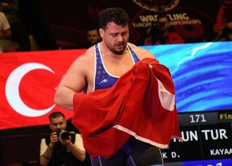 Rza Kayaalpdan tarixi rekord