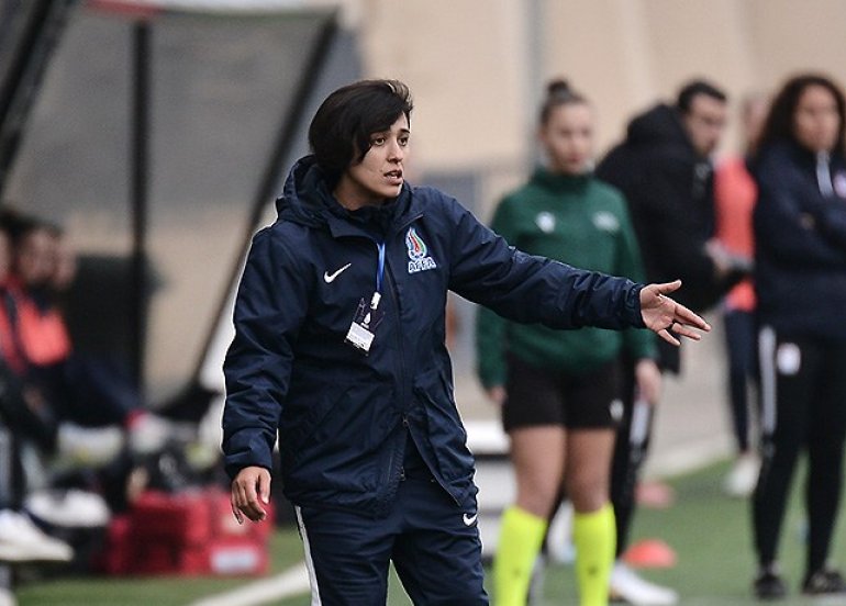 Millimizin baş məşqçisi ilə yollar ayrıldı