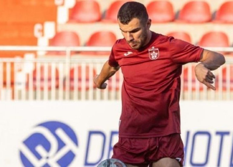 Vüsal oynadı, komandası uduzdu