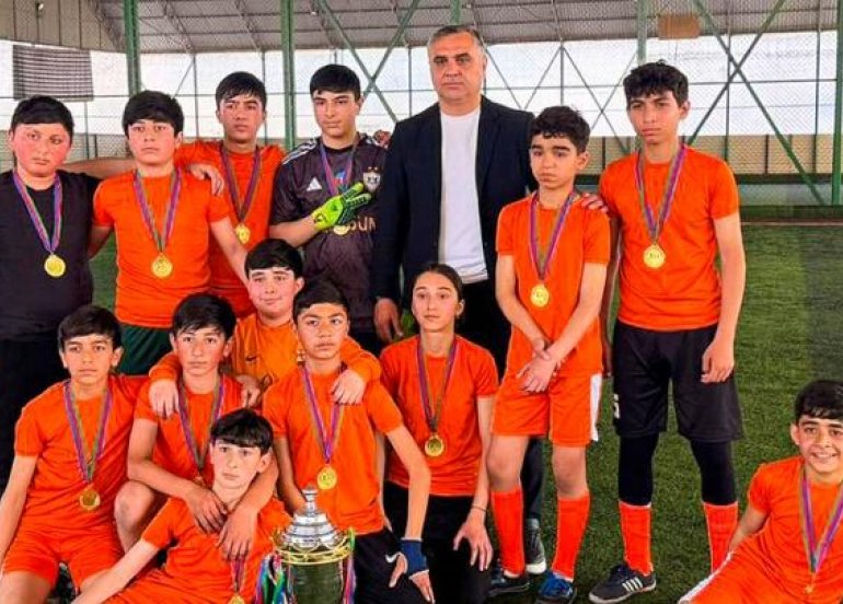 Gəncədə məktəblilər arasında minifutbol turniri keçirilib