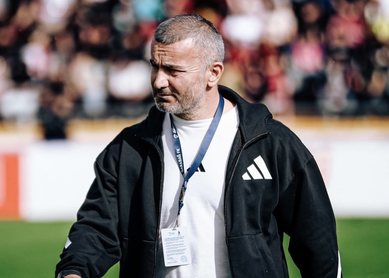 “Bəzi futbolçularla vidalaşacağıq“