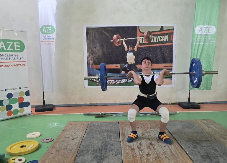AAF məktəb və klubların avadanlıqla təminatını davam etdirir