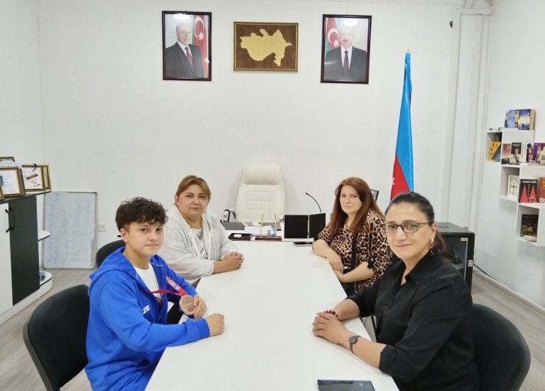 Avropa Çempionatının medalçısı oxuduğu məktəbdə təntənə ilə qarşılanıb