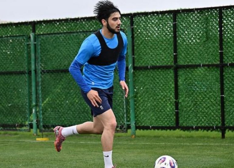 Azərbaycan millisinin futbolçusu Madridə yollandı
