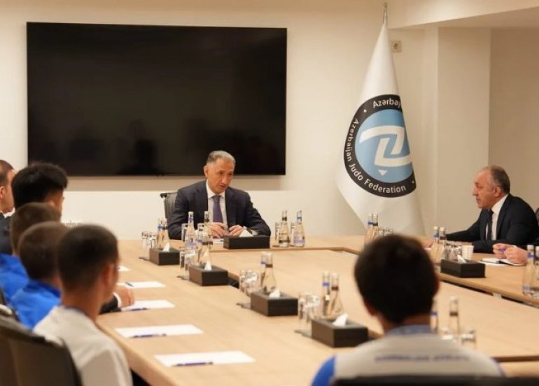 Rəşad Nəbiyev Azərbaycan yığmasının üzvləri ilə görüşdü