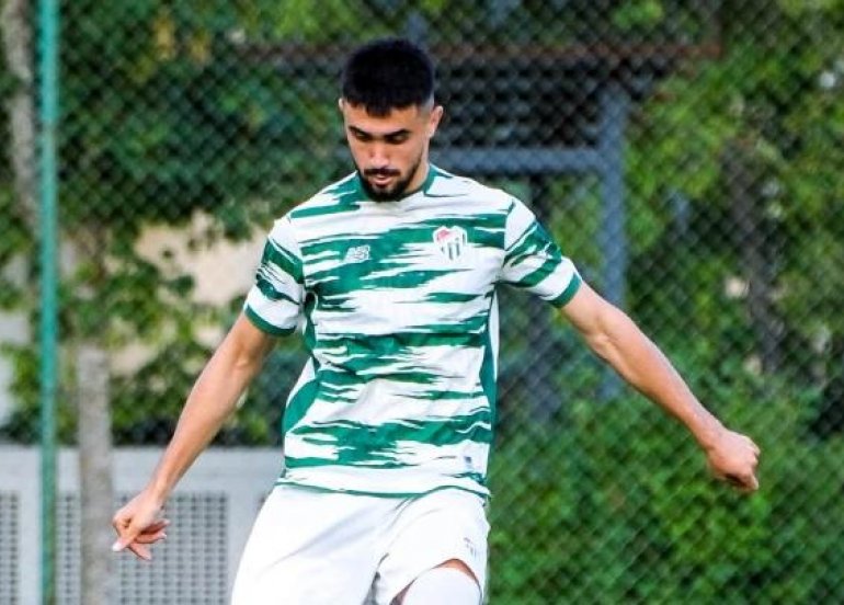 Toral Bayramov rəqibə penalti qazandırdı