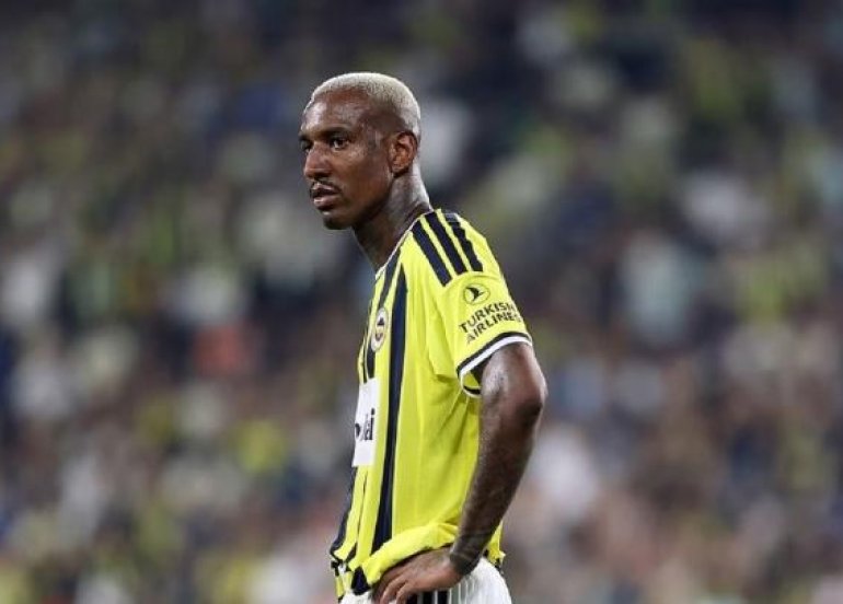 Məşhur futbolçu 