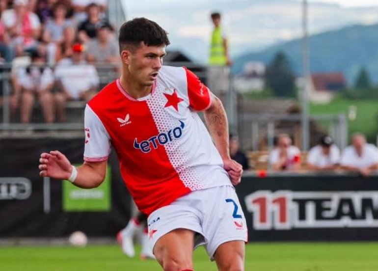 “Sabah”ın rəqibi futbolçusunu icarəyə verib